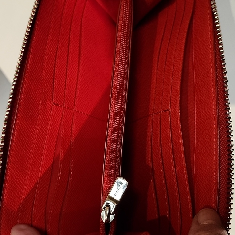 Coach Accordian Zip Wallet - Picture 8 of 9